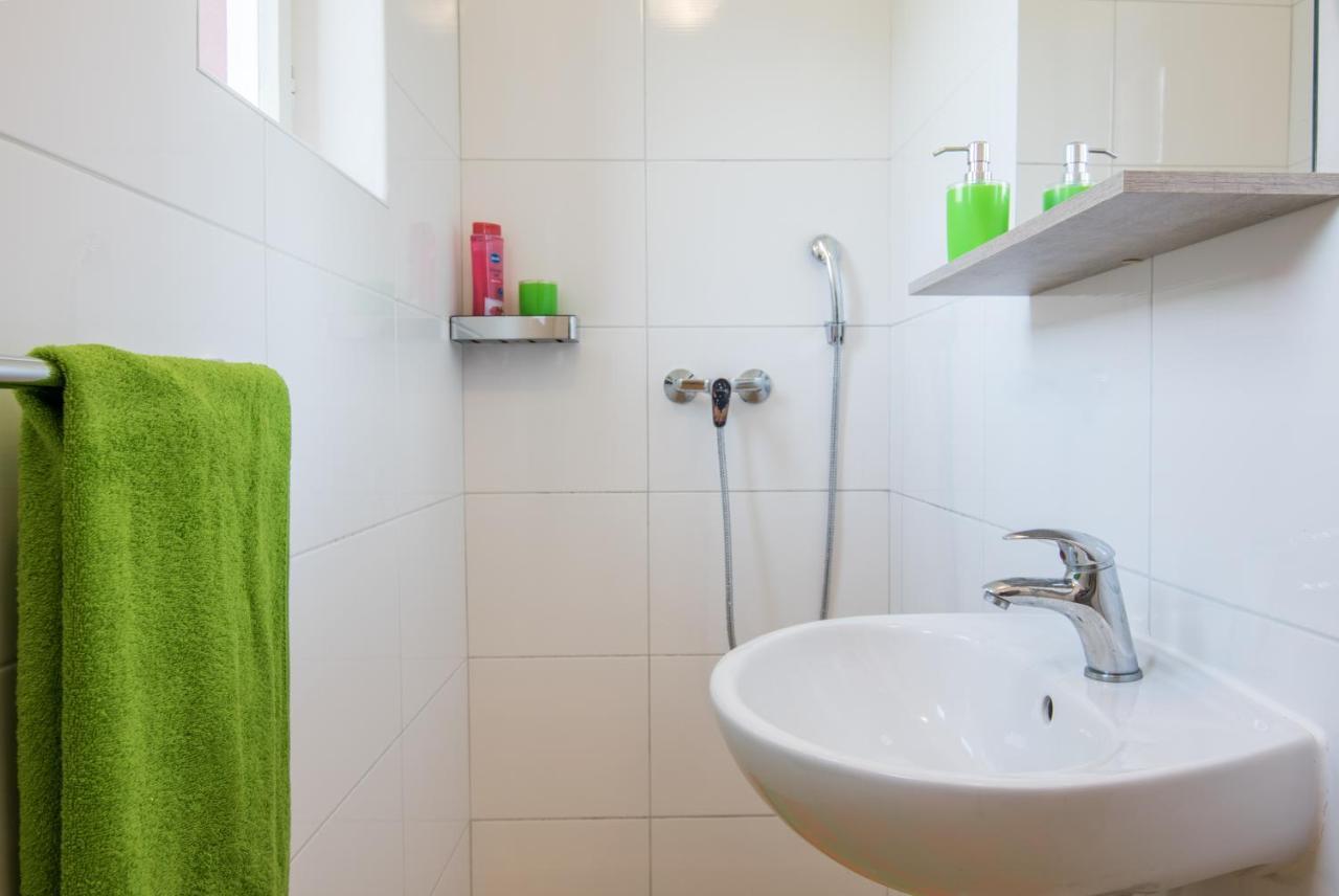 Apartament Vendi *